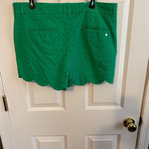 Crown & Ivy Shorts - Picture 2 of 3